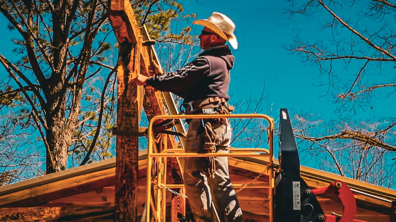 FINISHING THE TIMBER FRAMEWORK FOR THE WORKSHOP