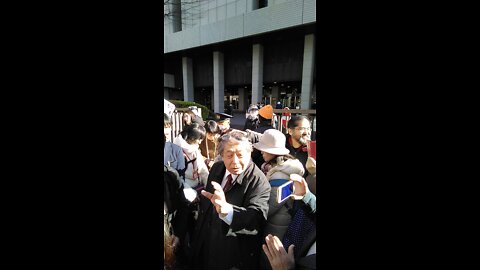反ワクチン訴訟東京地裁第２回口頭弁論 入廷前にて南出喜久治弁護士（武漢ウイルスワクチン特例承認取消等請求事件） 2022年1月13日