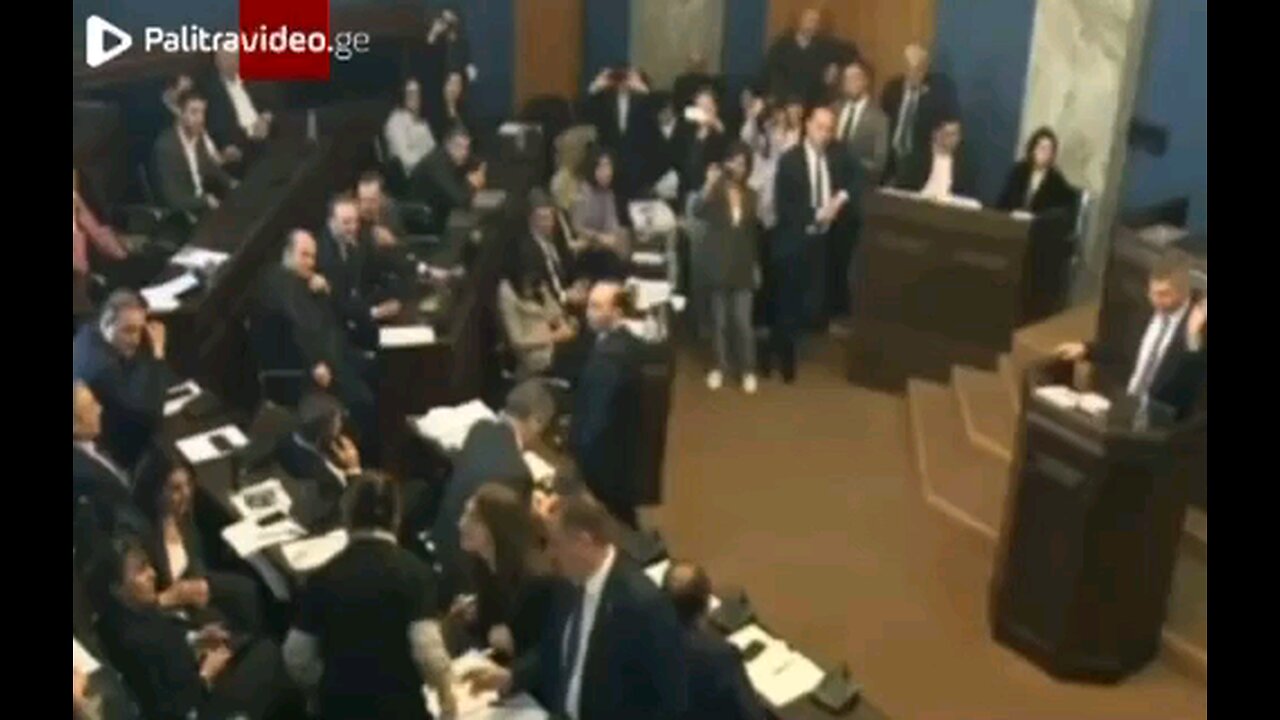 🇬🇪 A serious fight occurred in the Georgian parliament during the consideration