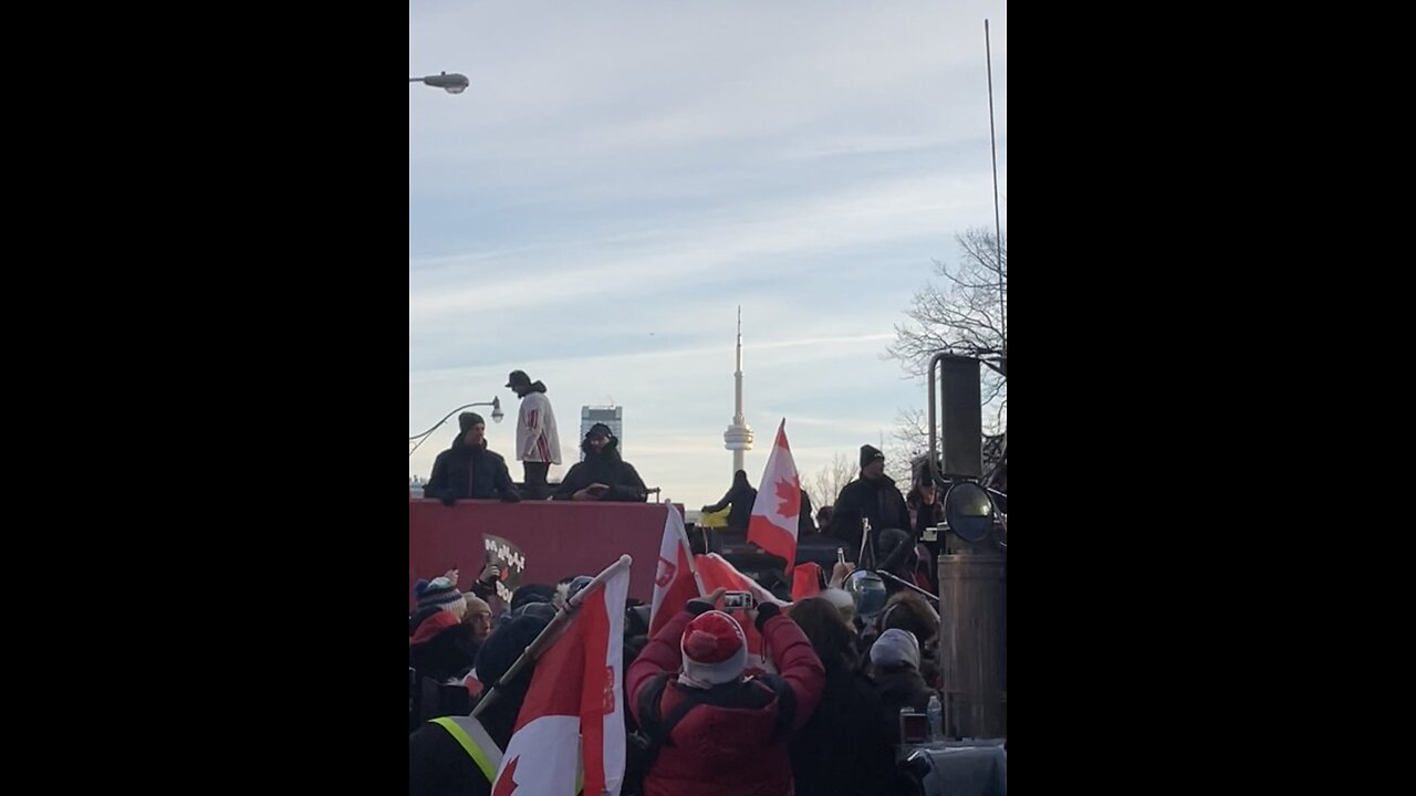 Toronto Freedom Protest with the trucker convoy heading to Ottawa! 🇨🇦🚛