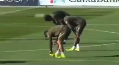 ご覧の映像はファイザー製コロナワクチンの提供でお送りします