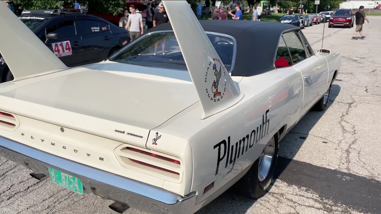 Plymouth Road Runner Superbird