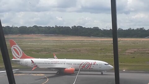 Boeing 737-800 PR-GUP pousa em Manaus vindo de Fortaleza