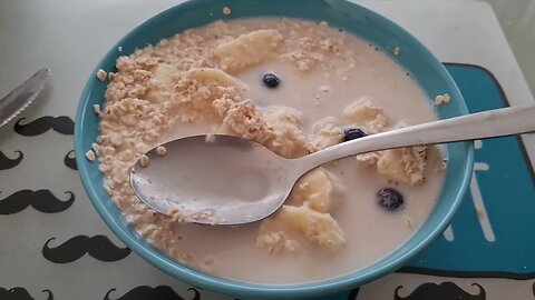 EDC Every Day Cereal 😄 my go to healthy oatmeal breakfast lunch food to carry energy & vitamins