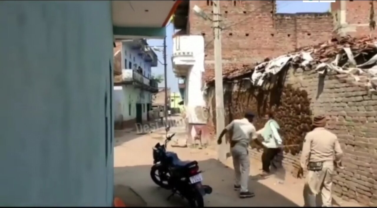 Funny Lockdown videos || Funny police videos feat. India || Lockdown compilation in India