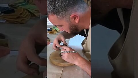 British guy makes Ganesh out of clay in India 🇮🇳