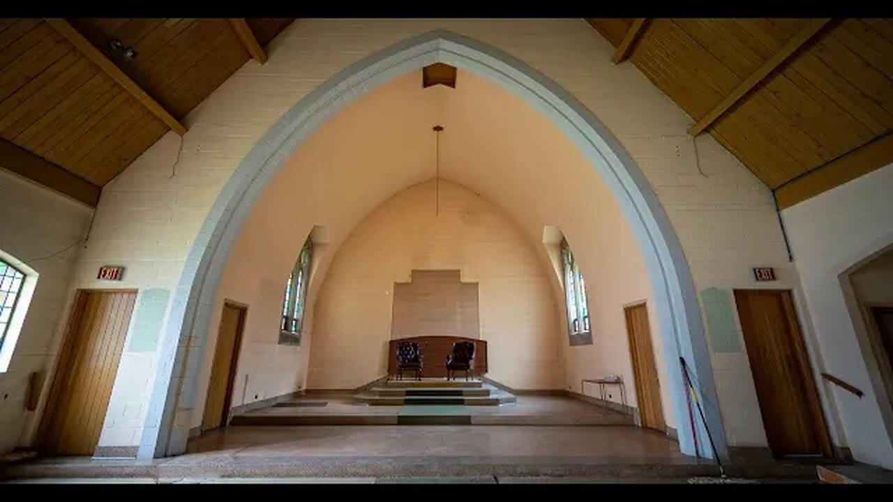 I Found An Abandoned Church and the Organ Still Works So I Played It!
