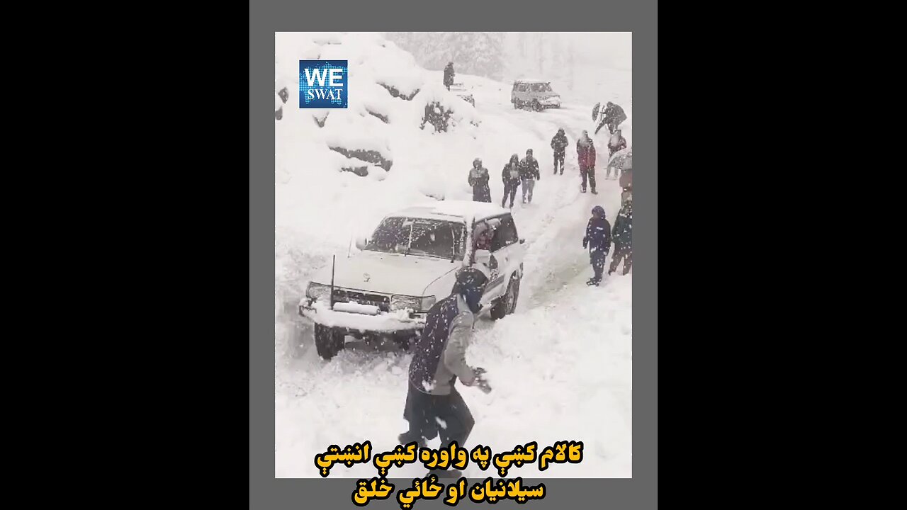 The Kalam valley snow and a Jeep trapped