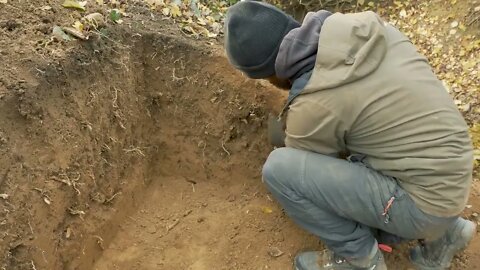 Building complete and warm survival shelter | Bushcraft earth hut, grass roof & fireplace with clay5