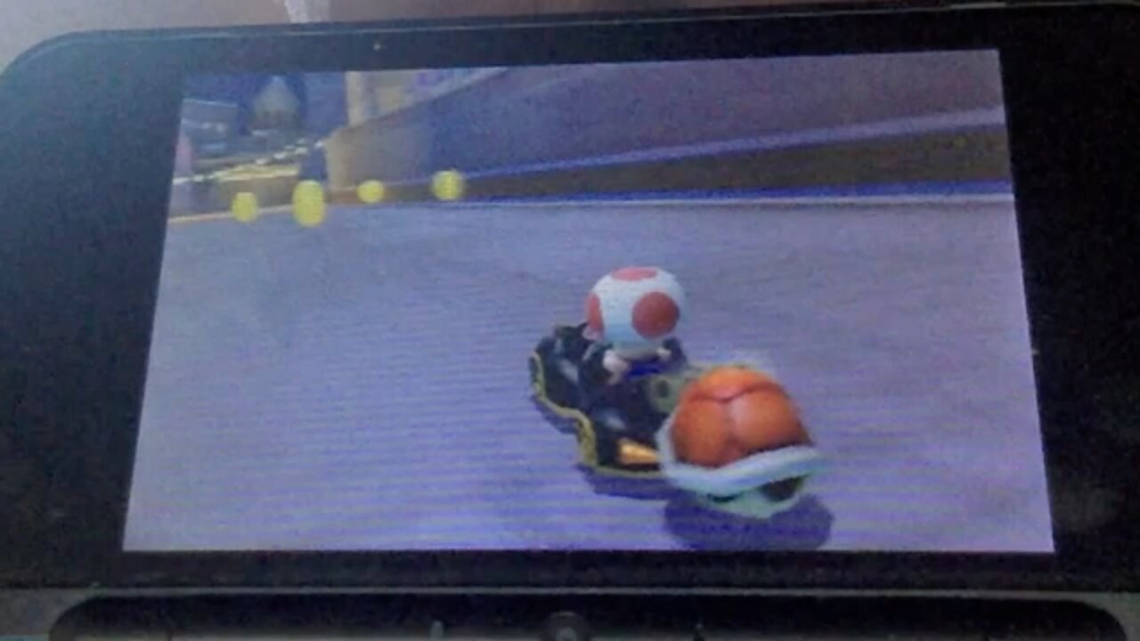 Blue Shell Gets Stuck (Mario Kart 7)