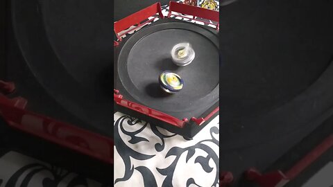 quem venceu essa batalha maluca? #batalhadebeyblade #beyblade #beybladeburst #viral