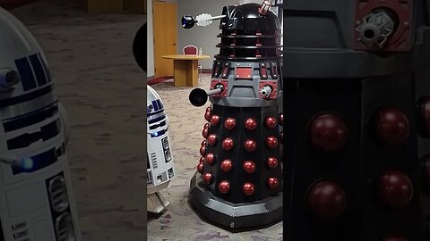 🤖 #R2D2 YELLS #EXTERMINATE AT #DALEK #SONICSCREWDRIVER #PENSACON 🤖 #DOCTORWHO #SUBSCRIBE #SHORTS