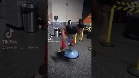 Old 304’s are in their feelings because Lionardo DiCaprio is having his way dating young women 👑