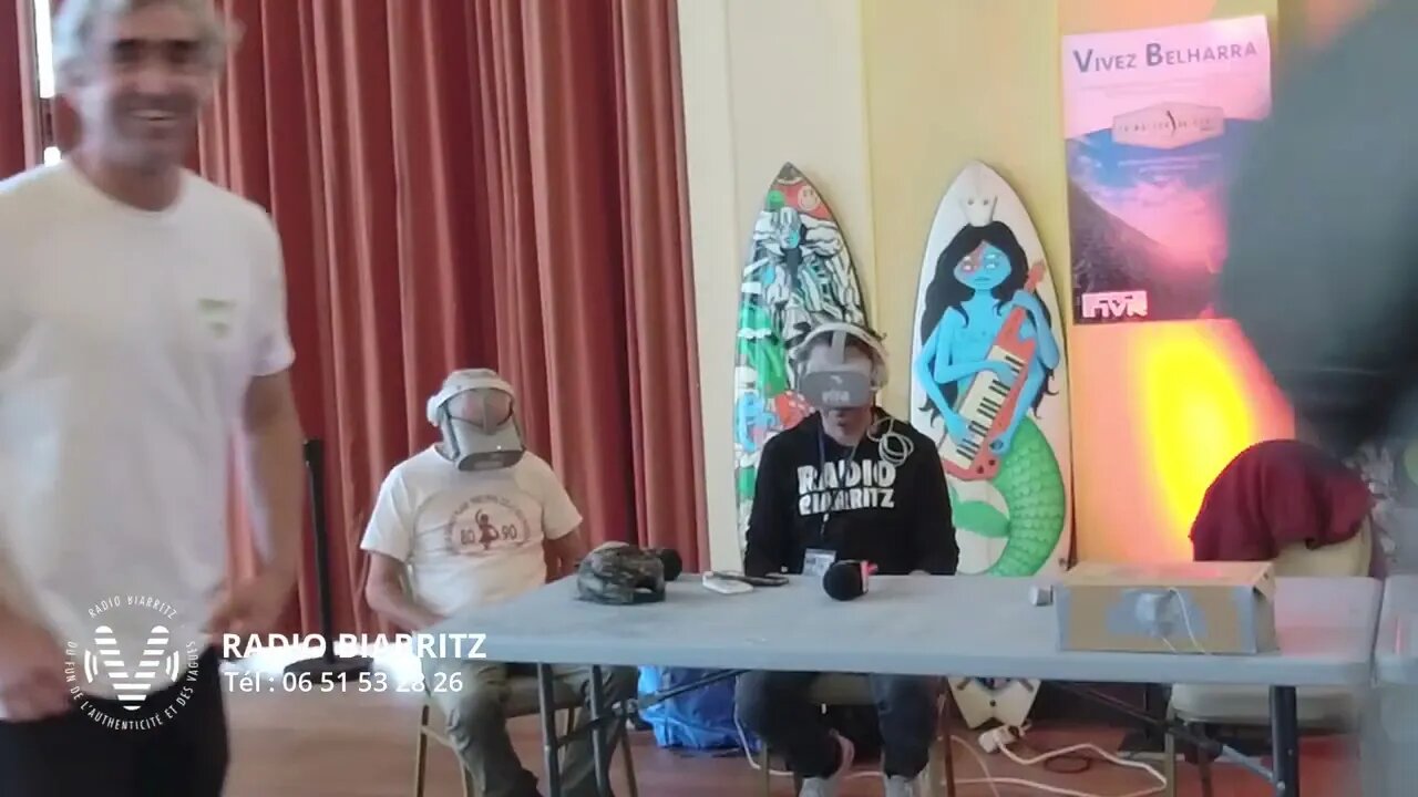 Surf Championnat de France à Biarritz - Patrick Radio Biarritz test la Vague Belharra en 3D
