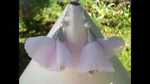 Easy and Elegant Earring Tutorial: Flower Design with Transparent Material and Beads