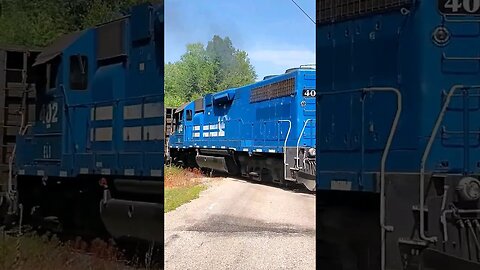 GP38 (Old Conrail) Leaving A Trail Of Smoke Behind! #trains #freighttrains | Jason Asselin