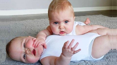 2 baby shaking funny and bus guy
