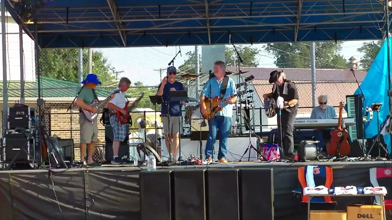 The Natchez Trace Band - Rockin' Down the Highway