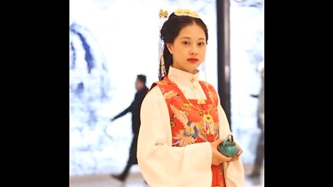 Beautiful Chinese girls walking on the streets