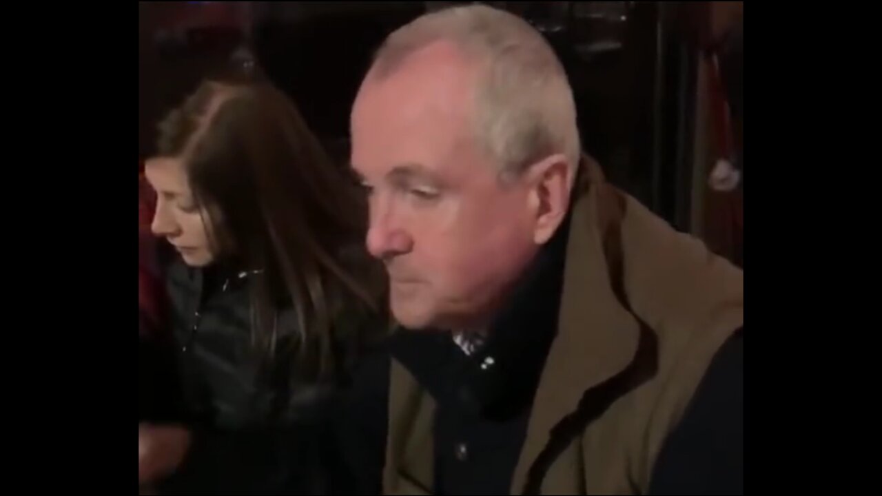 NJ Governor Phil Murphy Confronted Having Dinner With Maskless Family