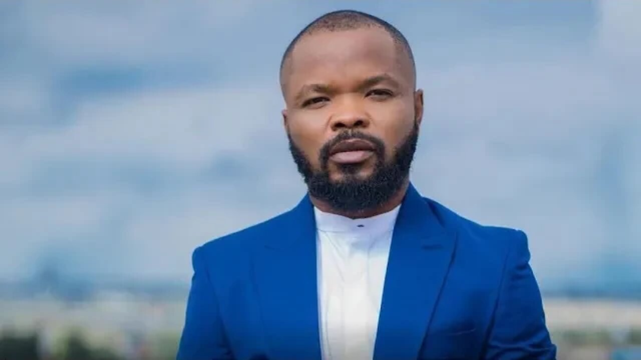 Media Personality Nedu berates those vandalizing banks over scarcity of new Naira notes.