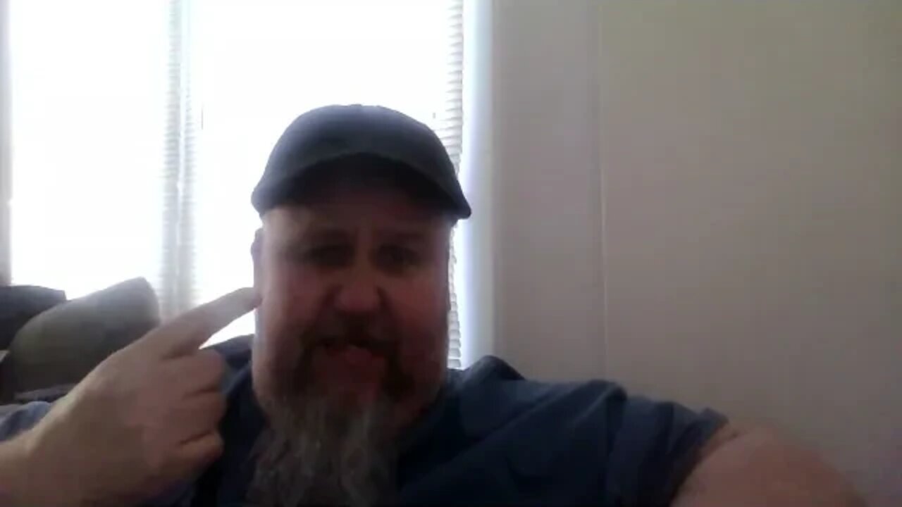 Celtic Mut's Views from Beneath The Kilt, Muttt gets confused by youtube ad