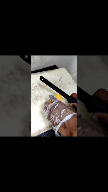 Fresh fruit 🍑🍓 ice cream 🍦😋#ytshorts #shorts #Food #Streetfood #UpFoodReview