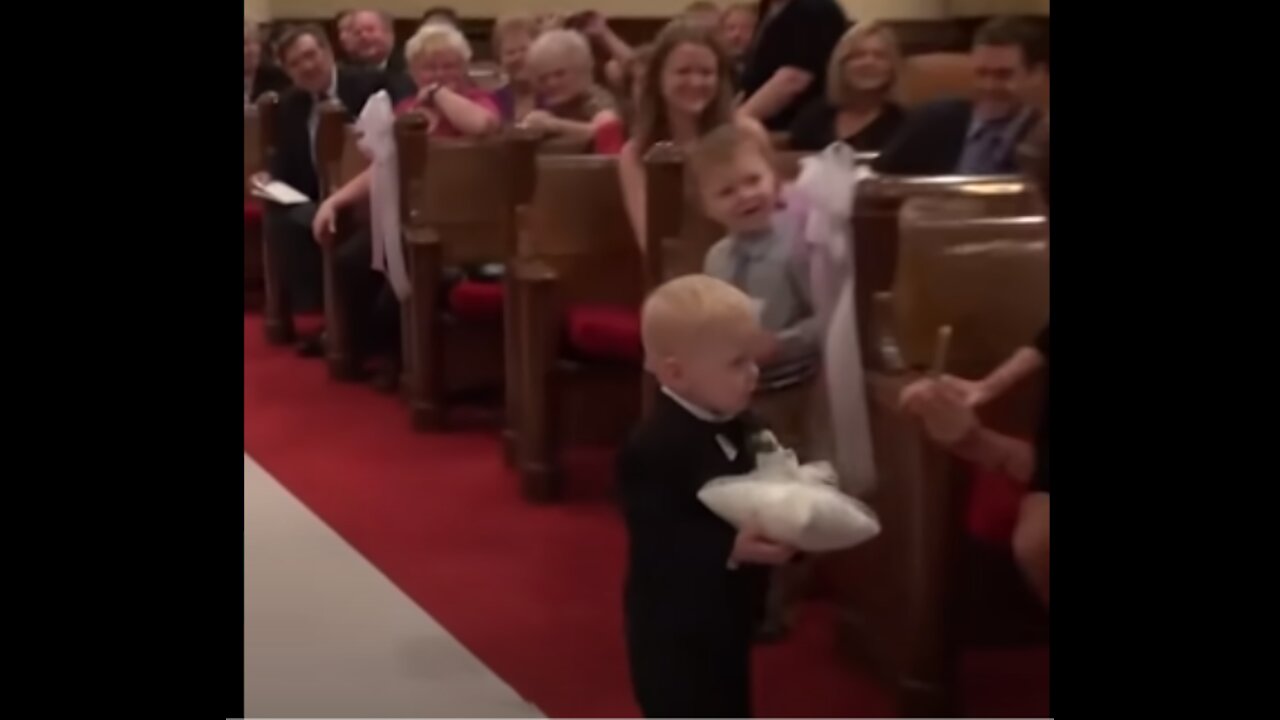 Children wear rings at wedding and fail! Very funny !!