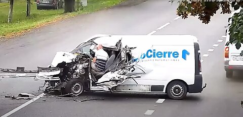 Unbelievable Dashcam Captures: Crazy Moments on the Road Compilation! Stupid but Funny Drivers