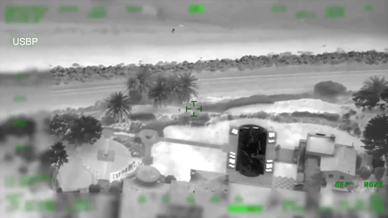 Video shows Panga boat landing on San Diego beach