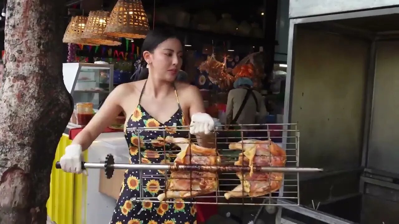 Amazing Grilled Chicken Served By Beautiful Thai Lady - Thailand Street Food-9