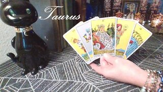 Taurus October 2022 ❤️ YOU ARE THE PRIZE THEY WANT TO WIN Taurus! Future Love #TarotReading