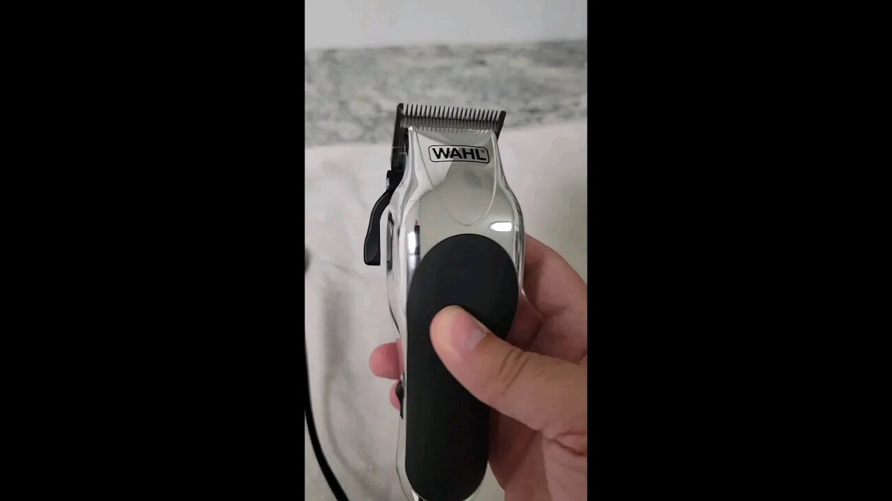 How to Oil Wahl Blades Before Using. #clippers #blades #oil #hair #trimmer #barber #Wahl