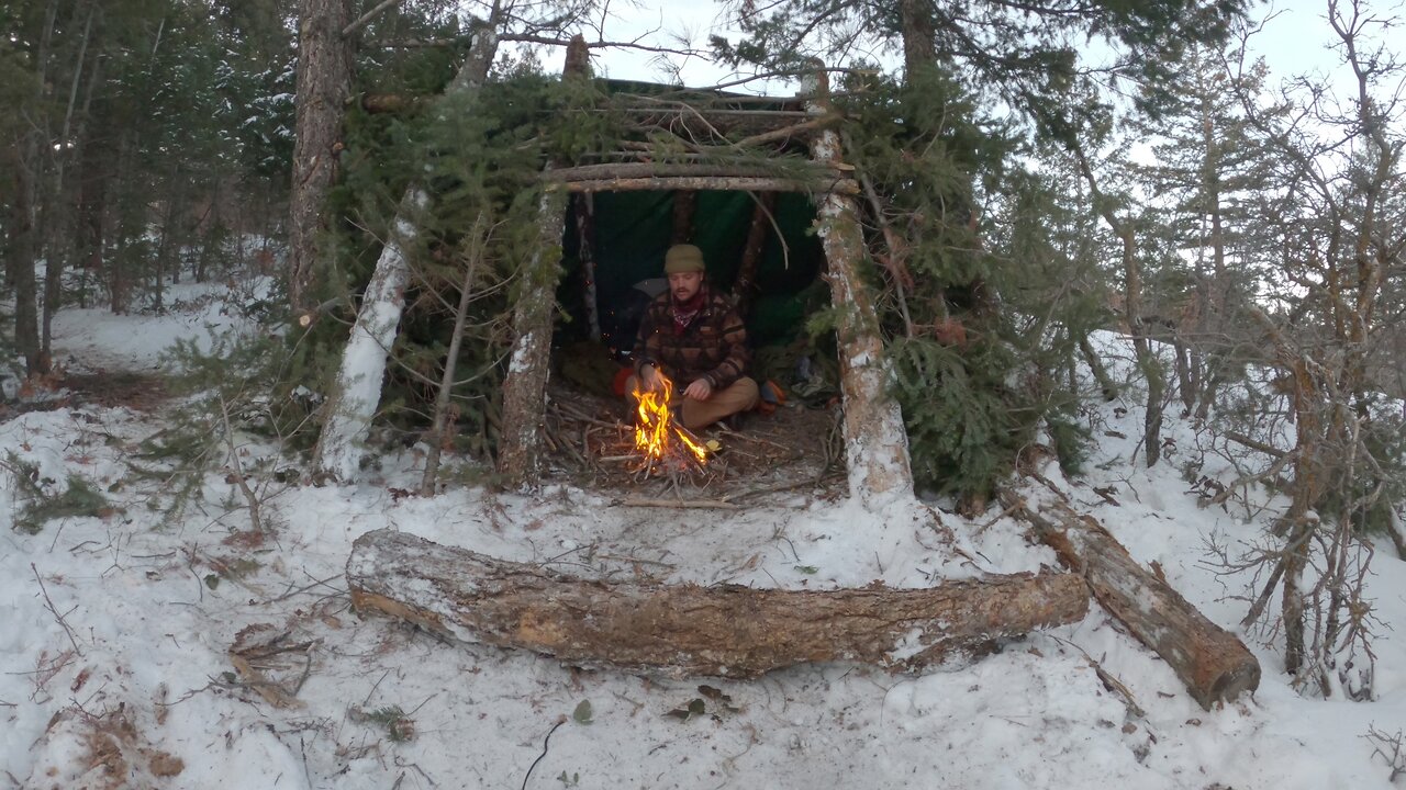 Winter bushcraft night camp