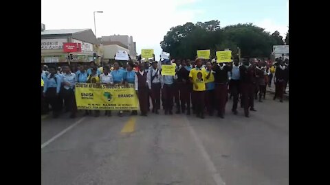 Pupils march to demand a university in Rustenburg (jnn)