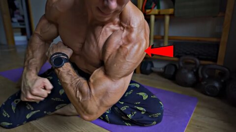 5 Minutes For Bigger, Firmer Shoulders with Dumbbells