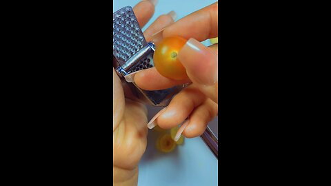 Satisfying Tomato vs Garlic press