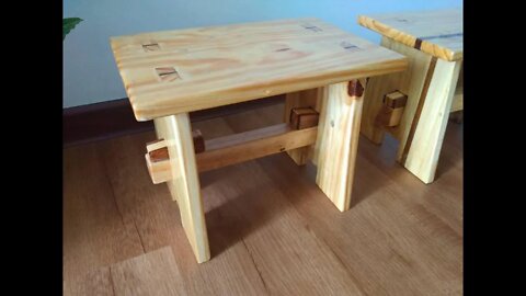 Japanese style-inspired Footstool - using reclaimed wood pallet