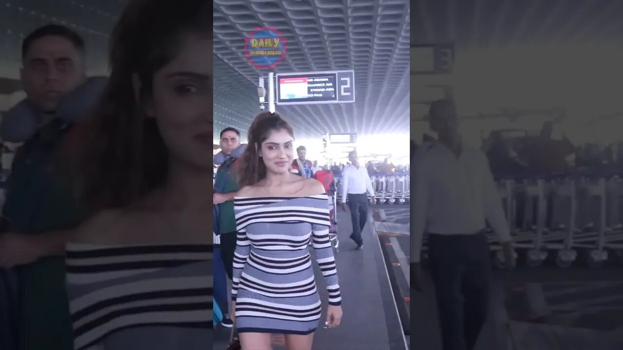 Ishita Raaj Fly From Mumbai Spotted At Airport