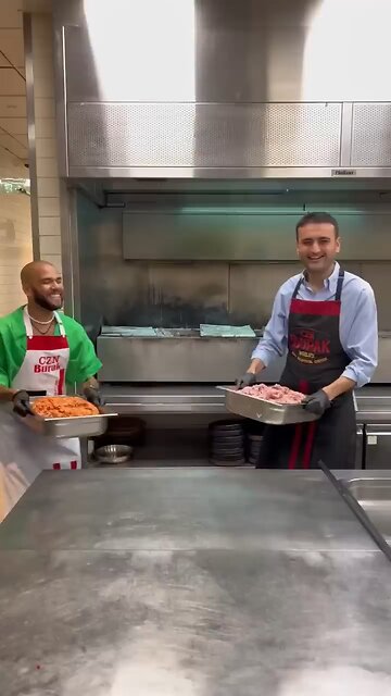 Czn Burak Vs Dani Alves Barcelona