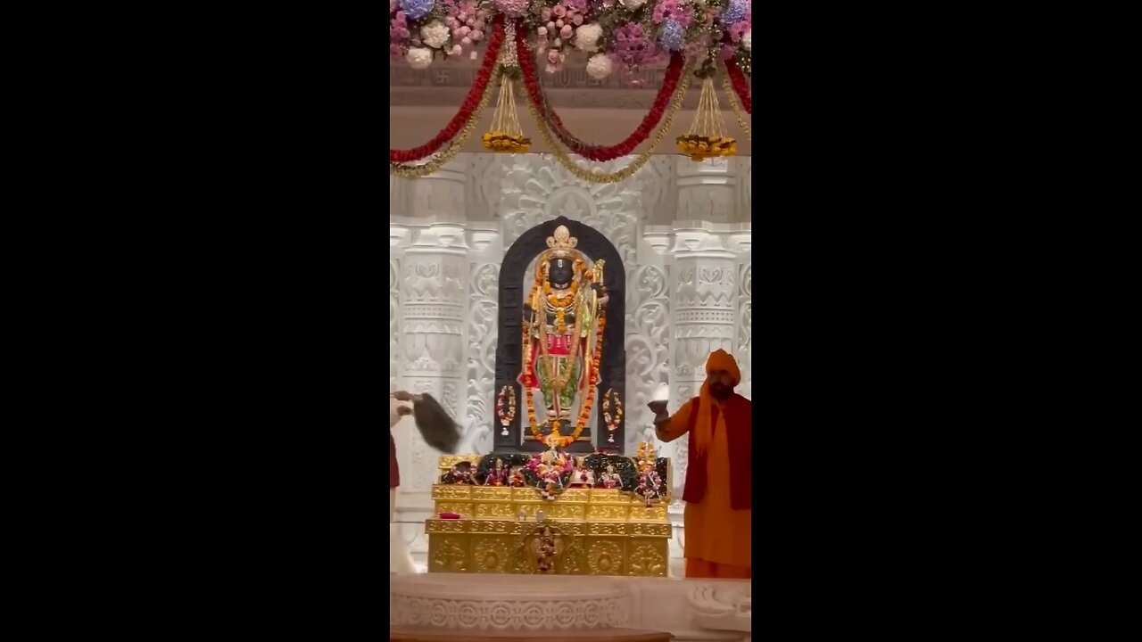 एक बार जो देख ले फिर वो देखता ही रह जाए, ऐसे हैं मेरे रामलला। " जय श्री राम " 🙏