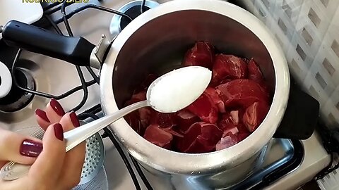 PALETA BOVINA BEM SIMPLES NA PANELA DE PRESSÃO