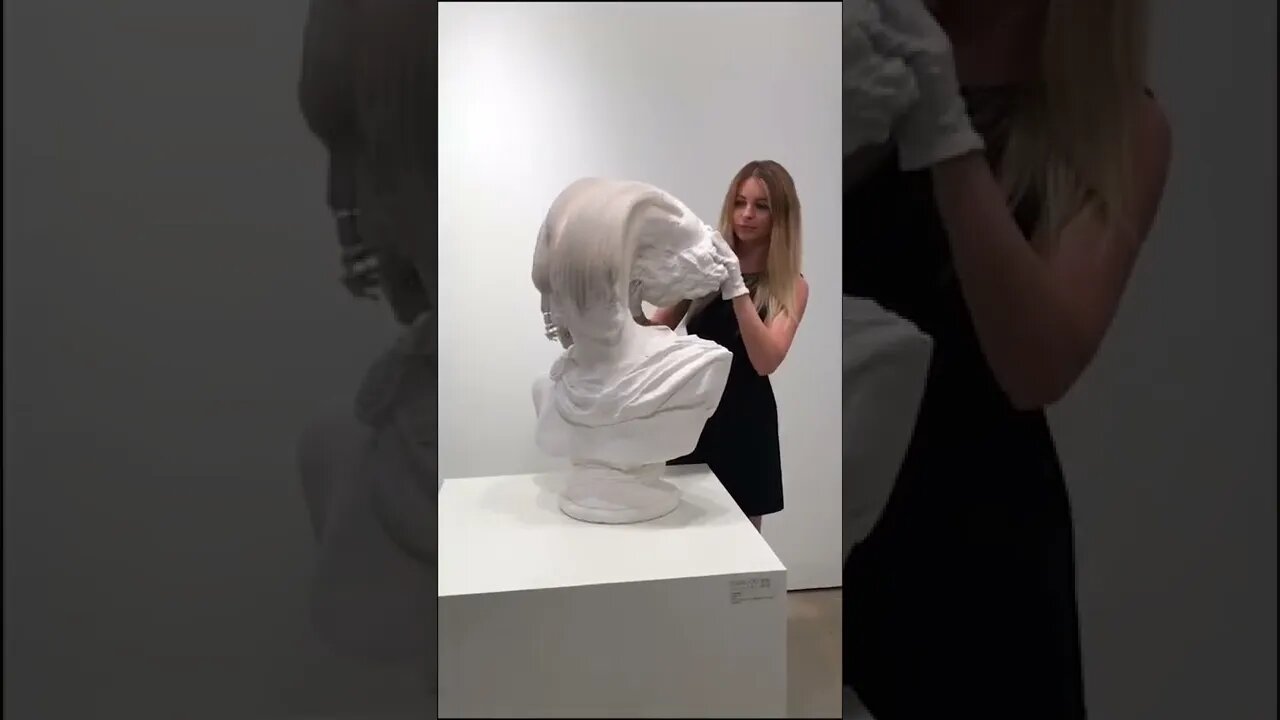 Statue illusion