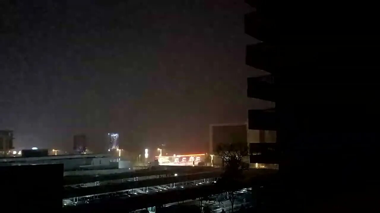 1년만에 내리는 비 같습니다. 천둥번개를 동반한 시원한 비가 옵니다. 추억의 동남아여행, 같이가자 다시한번, follow me travel, with me together,