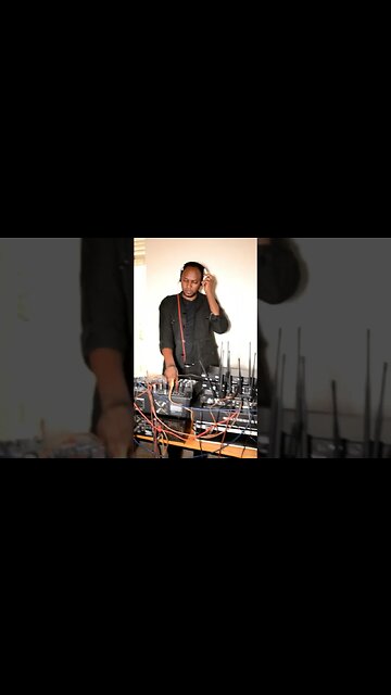 The DJ gets the bride off the floor🙌 the bride dances wonderfully Patrick & Salah Wedding