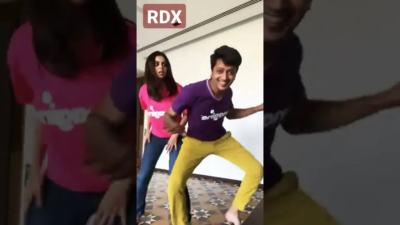 Ritesh Deshmukh Genelia D'Souza Funny Dance