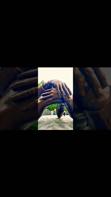 This looks s in honor of Martin and Koretta Scott King meeting