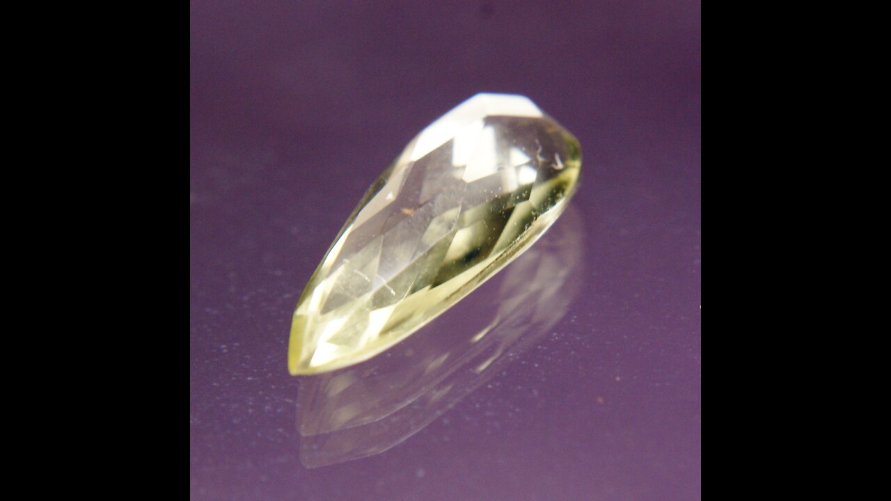 Heliodor Beryl Pear Shape/Teardrop with Symmetrical Sides 15x6x3.8 mm, 2.32 Carats