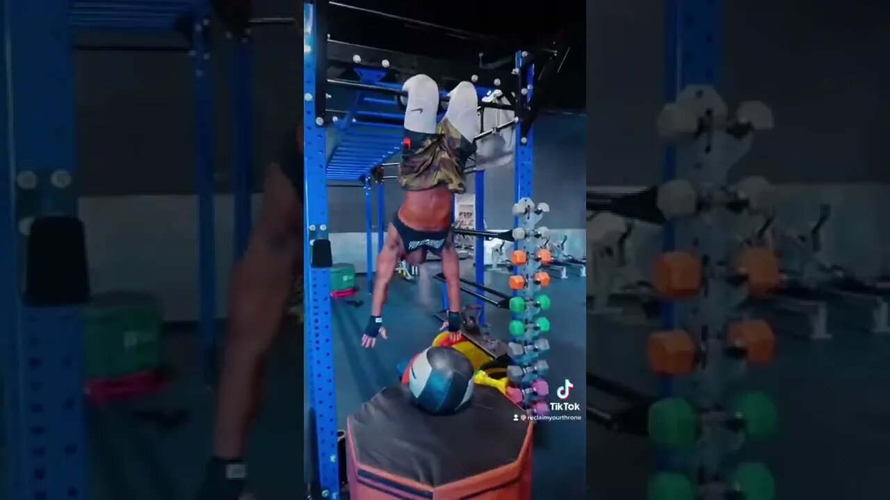 It’s okay to body shame men 👑