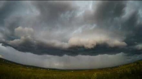 La formation d'une tempête filmée en vidéo accélérée